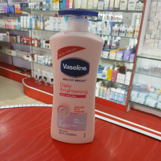 Vaseline  daily brightening lotion